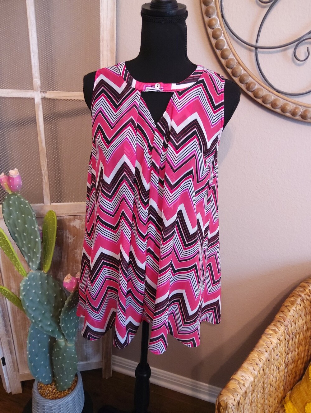Voll Sleeveless Pink Chevron Swing Top - Women's